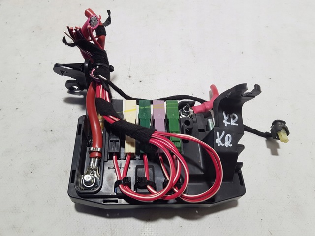 Коробка запобіжників A1665403612 MERCEDES