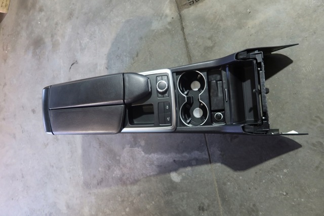 Підлокітник переднього сидіння A1666800819 MERCEDES