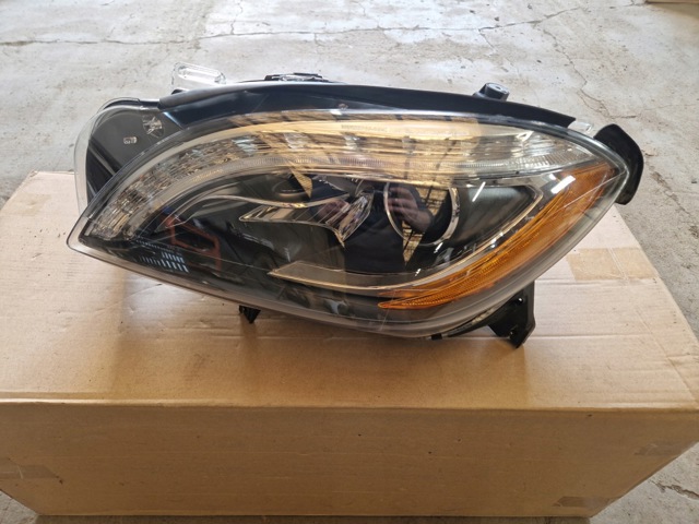 Фара A1668205859 MERCEDES