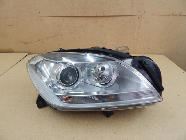 Фара передня права A1668208461 MERCEDES