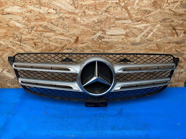 Решітка A1668880260 MERCEDES