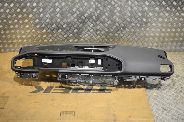 A1676809700 Mercedes