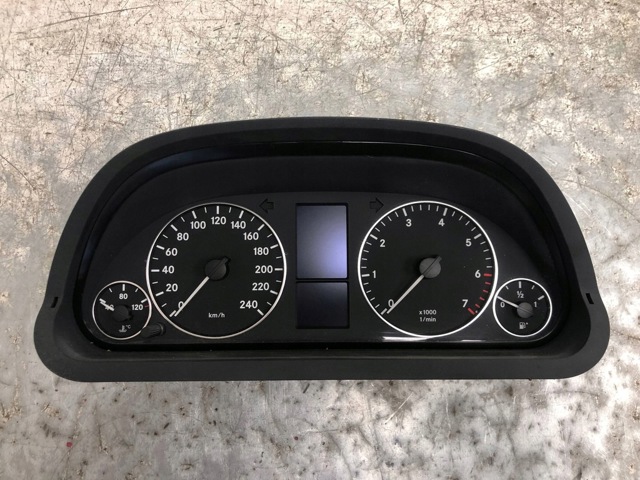 Приладова дошка-щиток приладів A1694401611 MERCEDES