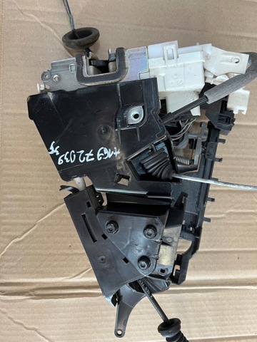 Замок двері правої передньої A1697204235 MERCEDES
