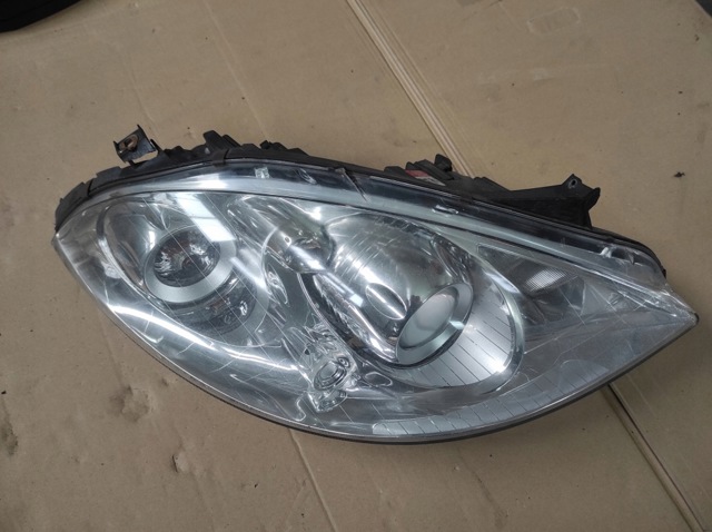 Фара правая A1698201261 MERCEDES