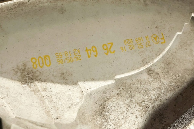 Задній правий зовнішній ліхтар A1698202664 MERCEDES