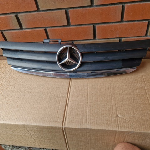 Решітка A1698800083 MERCEDES