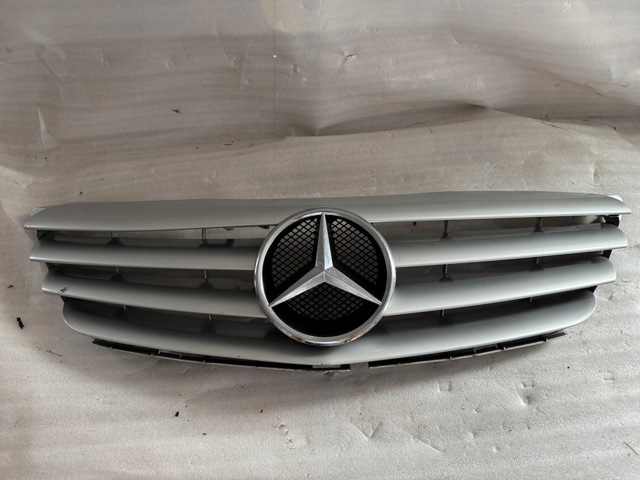 Облицювання радіатора A1698800183 MERCEDES