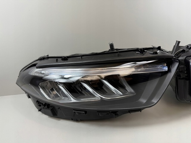 Фара правая A1779066404 MERCEDES