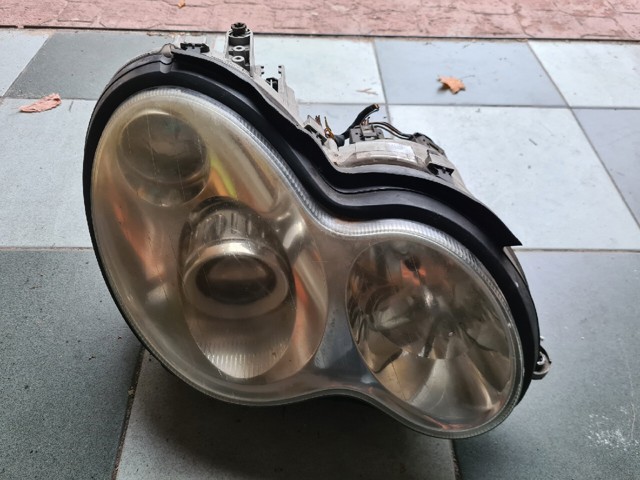 Фара правая A2038203861 MERCEDES