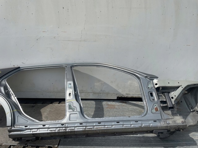 Поріг зовнішній правий A2046373835 MERCEDES