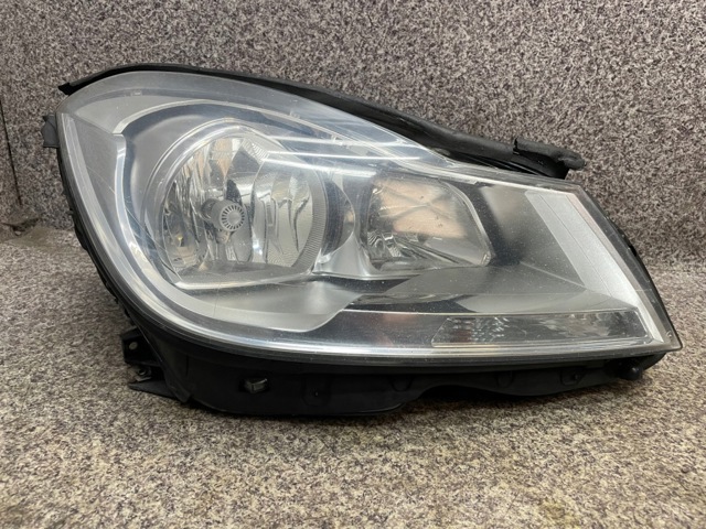 Фара передня права A2048205259 MERCEDES