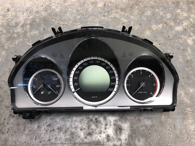 щиток приладу A2049002105 MERCEDES