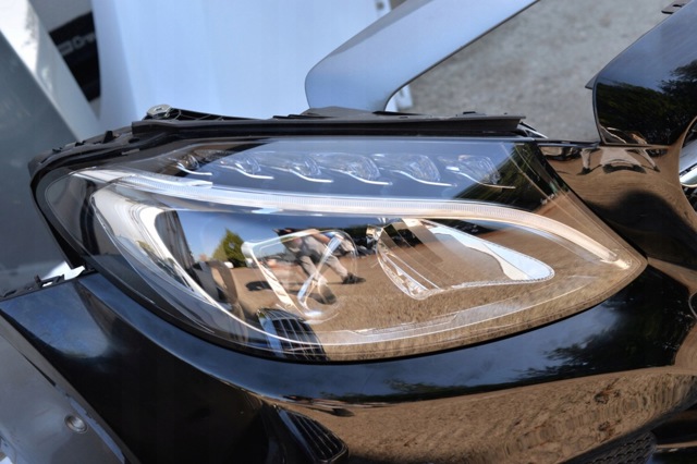 Права блок фара A2058203761 MERCEDES