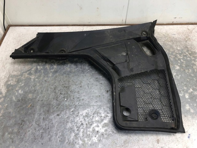 Водостік лобового скла, жабо A2058308902 MERCEDES