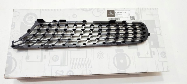 Облицювання радіатора A2058881960 MERCEDES