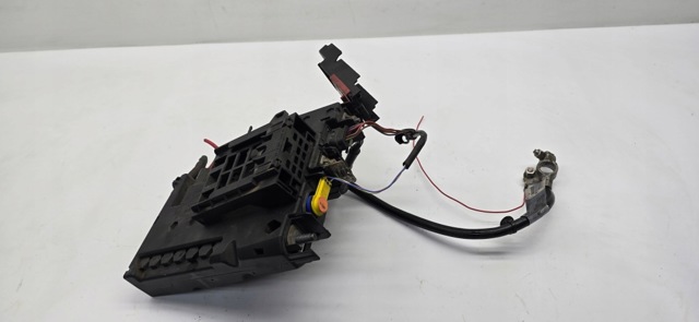 Коробка запобіжників A2075401550 MERCEDES