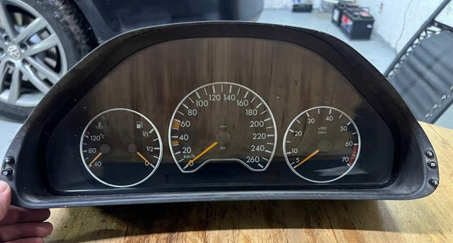 Щиток приладів додатковий A2105409547 MERCEDES