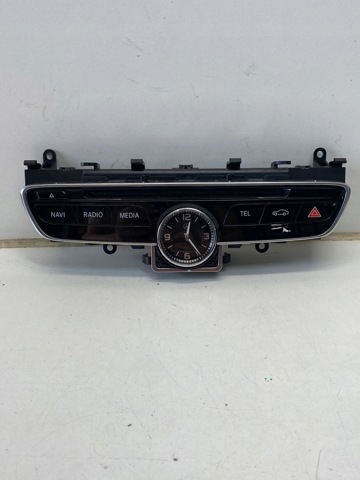 Годинники в салон, на панелі A2138270070 MERCEDES