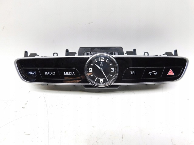 Годинники в салон, на панелі A2139054403 MERCEDES
