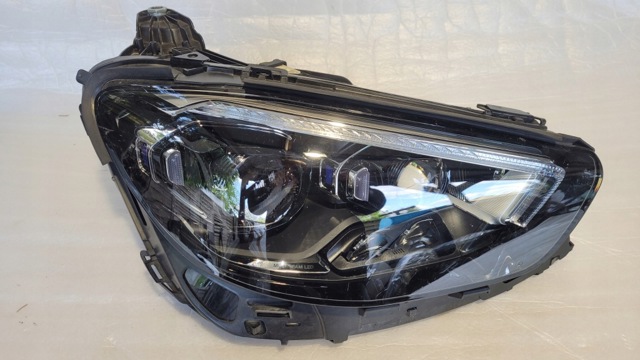 Фара передня права A2139067008 MERCEDES