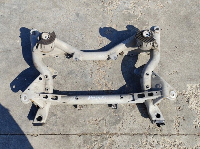 Передня балка A2186280100 MERCEDES
