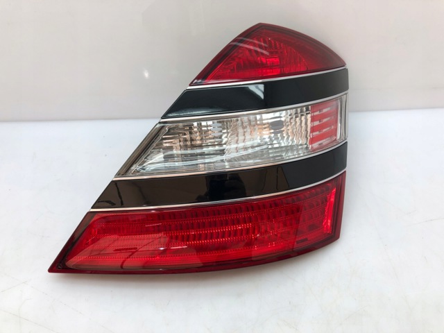 Задні ліхтарі A2218200466 MERCEDES
