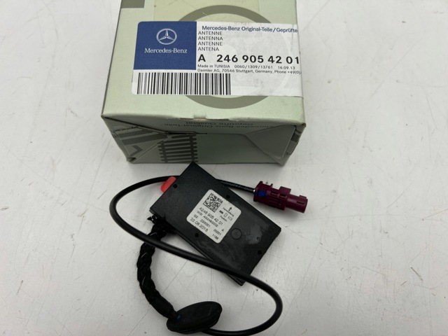 Антена автомобильна A2469054201 MERCEDES