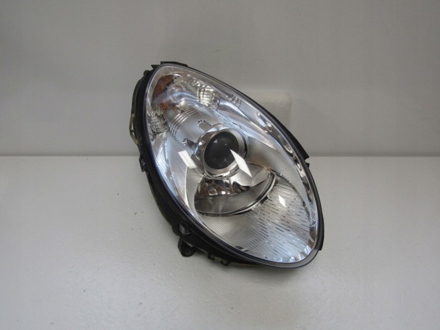Фара передня права A2518200261 MERCEDES