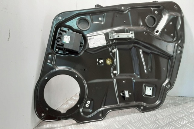Двигун склопідіймача двері передньої, правої A2518200842 MERCEDES