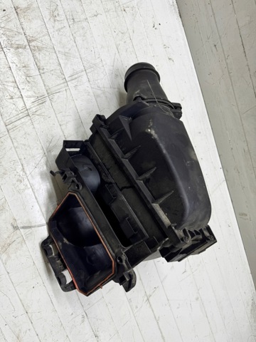 Корпус повітряного фільтра A2700900601 MERCEDES