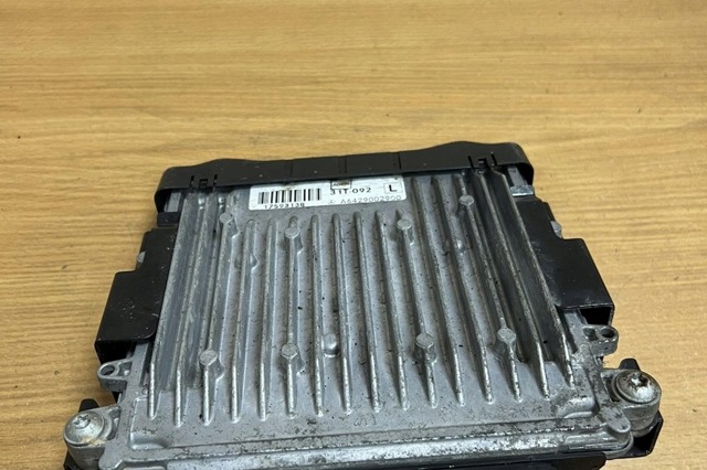 Комп'ютер двигуна A6429002900 MERCEDES