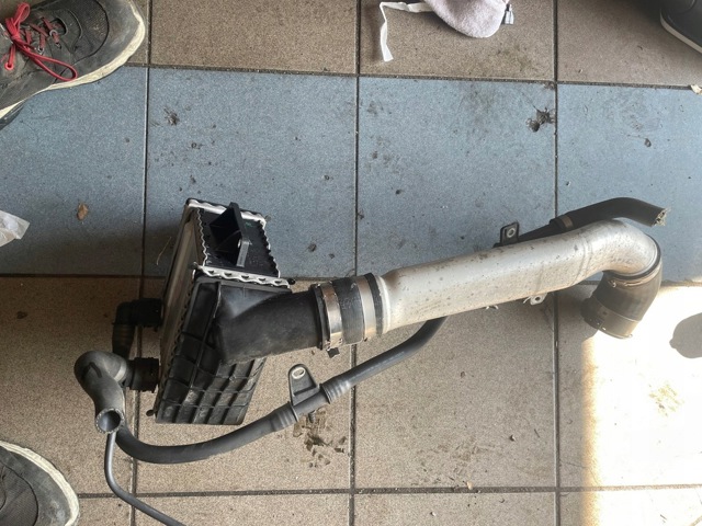 Радіатор інтеркулера A6510901800 MERCEDES