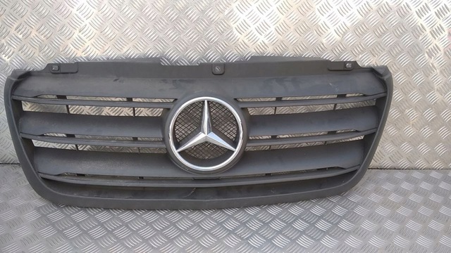 Решітка радіатора A9108852600 MERCEDES