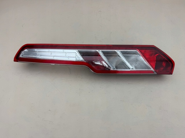 Задні ліхтарі BK2113404AJ FORD