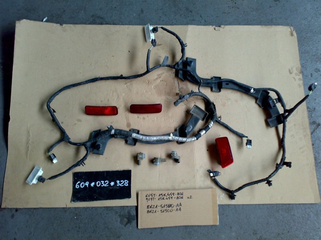 Правий катафот бампера BK21515B0AA FORD