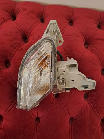 Покажчик повороту лівий DB2R51360 MAZDA