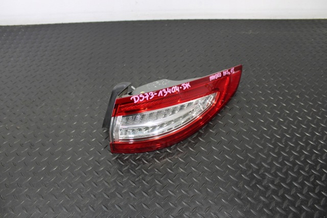 Фара задня права зовнішня DS7313404DK FORD