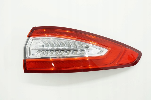 Задній правий зовнішній ліхтар DS7313404FF FORD