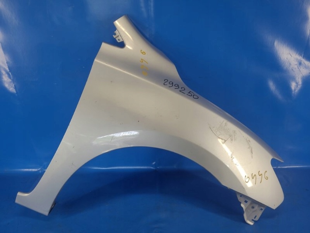 Переднє праве крило F31003SGMA NISSAN
