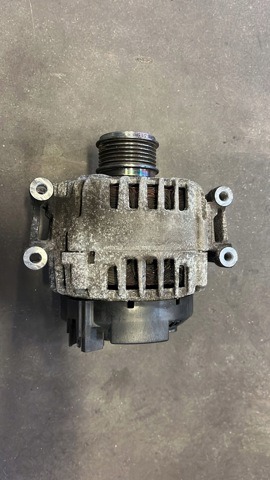 Авто генератор FG18T084 VALEO