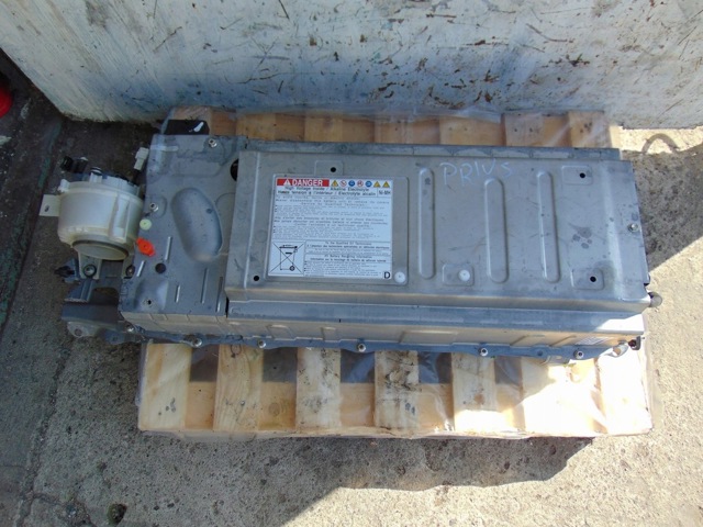 Насос (помпа) охолодження батареї G923047020 TOYOTA