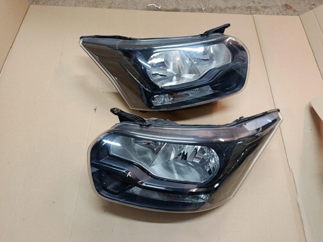 Блок фара ліва GK3113W030BB FORD