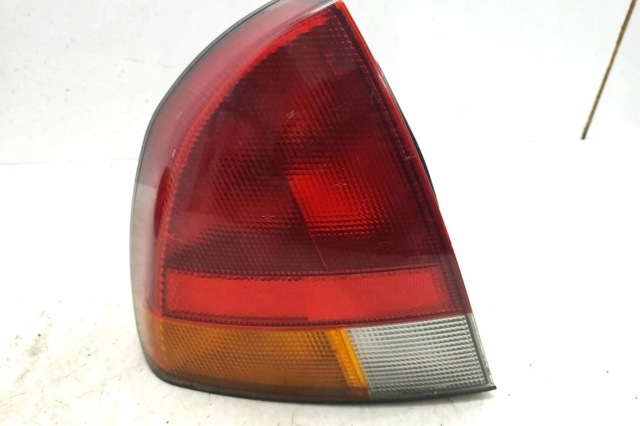 Задній лівий зовнішній ліхтар MB944543 MITSUBISHI