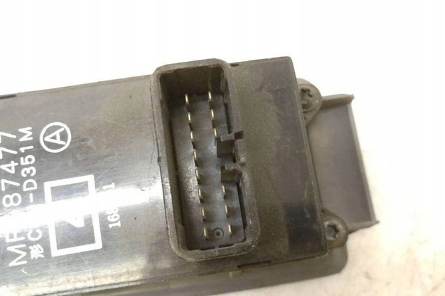 Кнопки переднього лівого склопід'ємника MR587477 MITSUBISHI