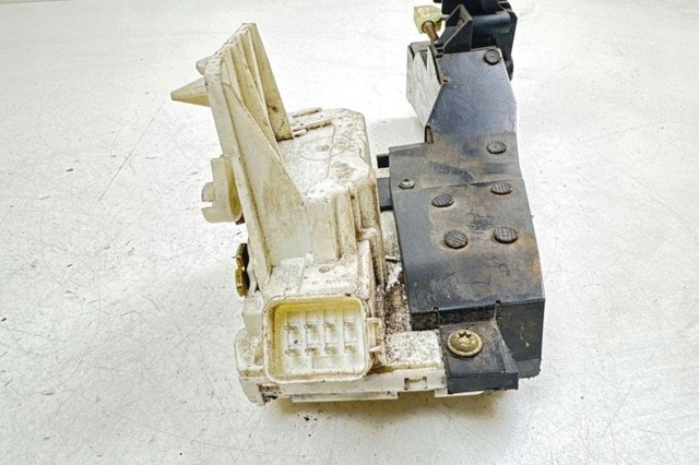 Замок дверей водія XS41A21813DE FORD