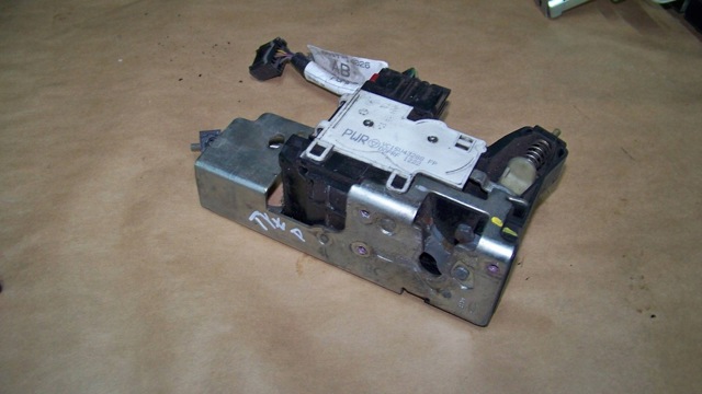 Замок задньої правої двостулкової двері YC15V43288FP FORD
