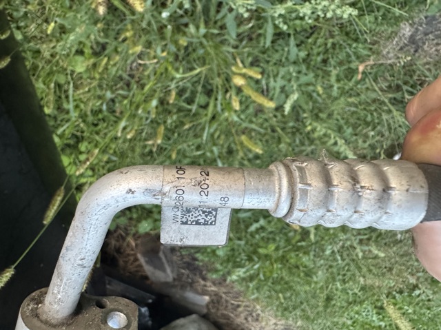 Шланг кондиціонера, від радіатора до випарника 8T0260710F VAG