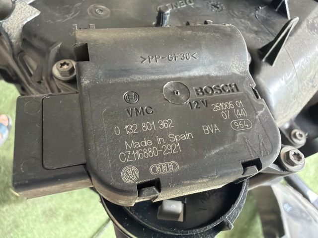 Мотор заслінки печі 0132801362 VAG
