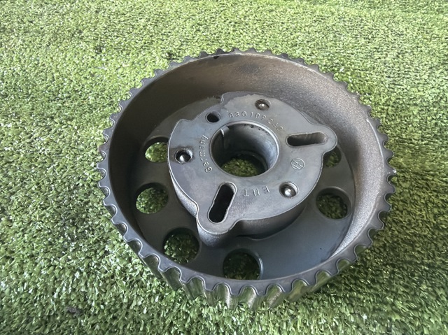 Фланець шестерні розподільного валу 03G109240 VAG